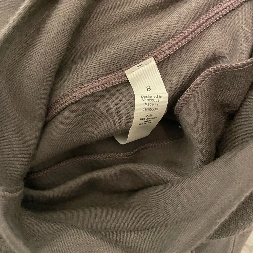 Lululemon - Picture 2 of 5